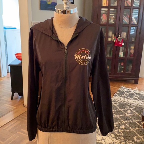 Brandy Melville Malibu logo great windbreaker jacket with hood. - Picture 2 of 10